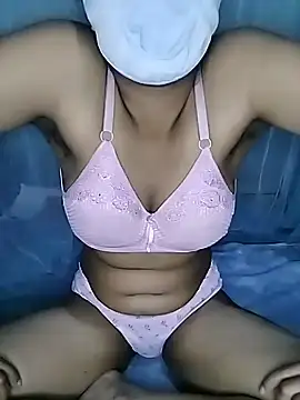 Snapshot of Cutie_Miya chatting on February 28, 2026, 1:44 pm Cutie Miya online show from February 28, 2026, 1:44 pm