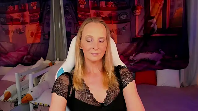 ScarlettPalmer online show from July 24, 2026, 9:49 am