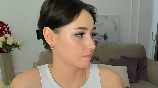 Snapshot of MakeYoueHappy chatting on November 15, 2025, 4:49 am MakeYoueHappy online show from November 15, 2025, 4:49 am