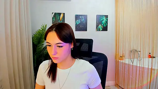 MakeYoueHappy online show from November 28, 2025, 12:05 pm