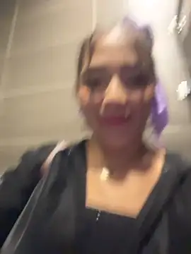 Hannahpradaa  online show from November 15, 2025, 12:14 am