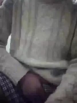 Snapshot of Luckysucks chatting on October 27, 2025, 11:05 pm Luckysucks online show from October 27, 2025, 11:05 pm