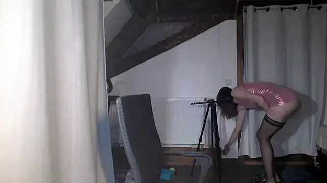 MissDyannis online show from March 10, 2026, 8:02 pm