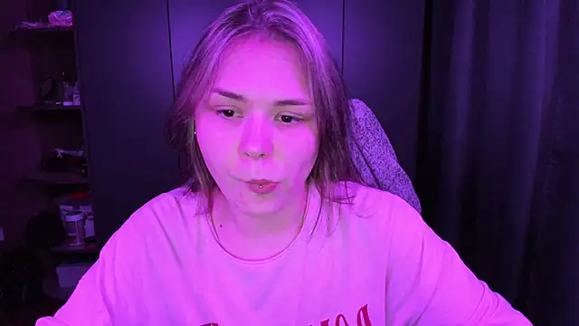 sophia lix online show from November 12, 2025, 6:12 pm