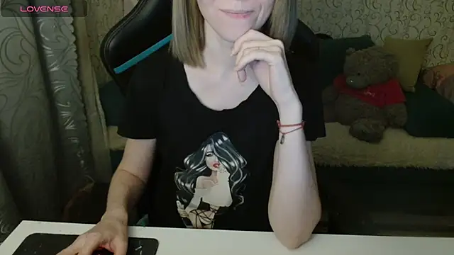  Alisa Allison  online show from October 27, 2025, 3:13 pm