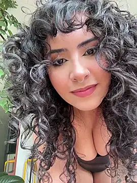 SugarTroubl33 online show from November 19, 2025, 1:33 pm