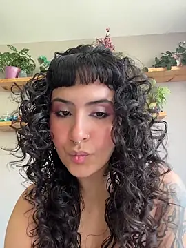 SugarTroubl33 online show from June 24, 2026, 2:37 pm