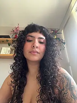 SugarTroubl33 online show from July 14, 2026, 3:07 pm