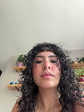 SugarTroubl33 online show from April 27, 2026, 2:37 pm