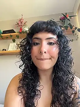 SugarTroubl33 online show from July 7, 2026, 1:36 pm