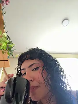 SugarTroubl33 online show from April 28, 2026, 2:32 pm