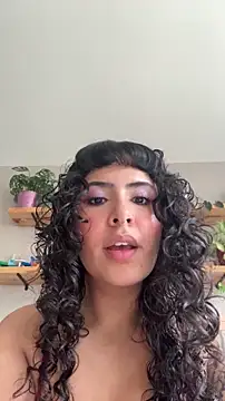 SugarTroubl33 online show from July 4, 2026, 2:43 pm