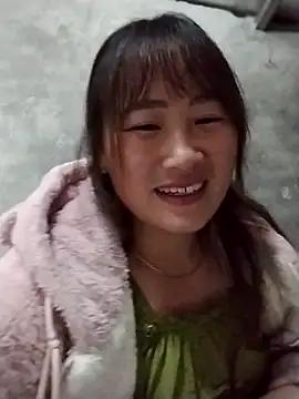 emini-xx online show from November 13, 2025, 1:37 pm