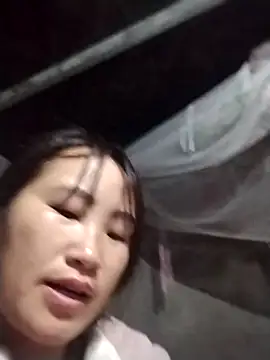 emini-xx online show from December 2, 2025, 1:28 am