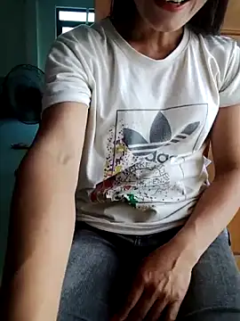 doggy-00 online show from April 13, 2026, 7:34 am