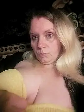 Lana-murr online show from December 5, 2025, 6:17 pm