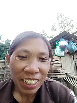 bella-la online show from November 15, 2025, 9:46 am