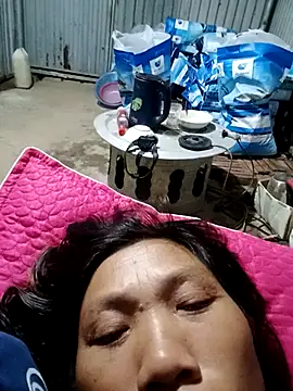 bella-la online show from November 24, 2025, 12:27 pm