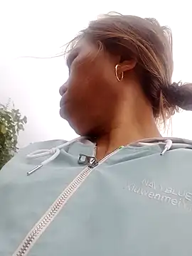 bella-la online show from February 13, 2026, 1:38 am