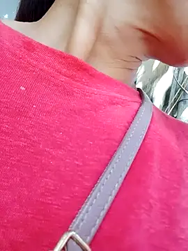 bella-la online show from November 7, 2025, 6:18 am