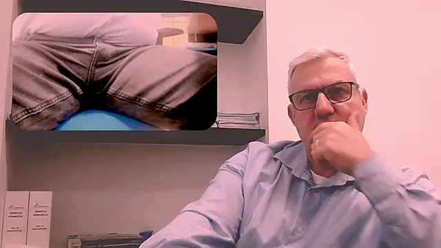 Snapshot of Diegoriv71 chatting on February 13, 2026, 11:54 am Diegoriv71 online show from February 13, 2026, 11:54 am