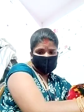 Snapshot of hot_couple_000 chatting on November 11, 2025, 1:39 pm hot couple 000 online show from November 11, 2025, 1:39 pm