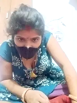 Snapshot of hot_couple_000 chatting on October 28, 2025, 2:05 pm hot couple 000 online show from October 28, 2025, 2:05 pm