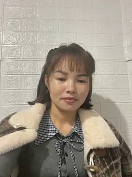 Night owl111 online show from December 18, 2025, 10:02 pm