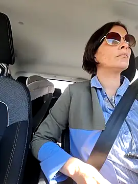 Piediniecollant online show from April 10, 2026, 11:50 am