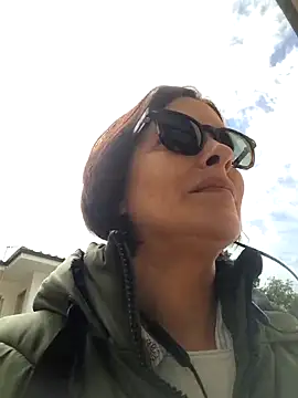 Piediniecollant online show from April 14, 2026, 10:20 am