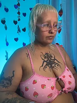 pinkbaddie777 online show from February 17, 2026, 5:27 am