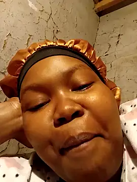 Snapshot of 3bigcuteness chatting on November 17, 2025, 12:14 am 3bigcuteness online show from November 17, 2025, 12:14 am