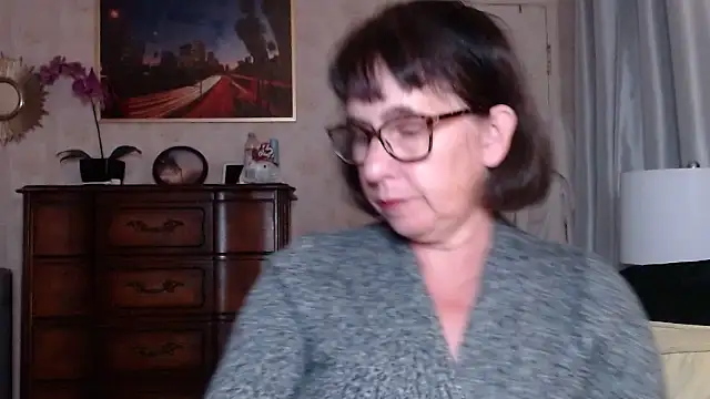 BigbustedBrenda online show from December 2, 2025, 6:31 pm