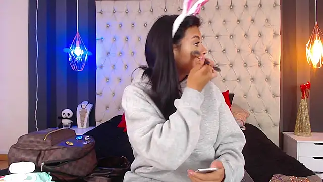 Snapshot of Camile_Petite chatting on October 28, 2025, 7:35 pm Camile Petite online show from October 28, 2025, 7:35 pm