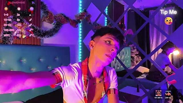 Max Steell online show from December 23, 2025, 4:23 am