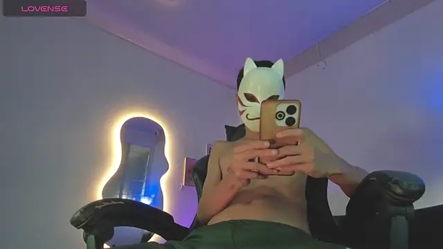 Senpai Lover online show from December 18, 2025, 8:34 pm