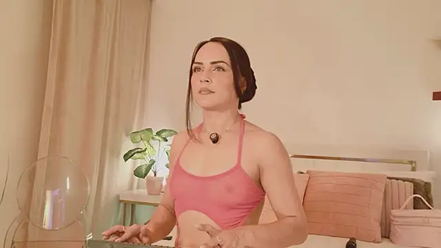 SiennaRosse online show from April 6, 2026, 8:32 pm