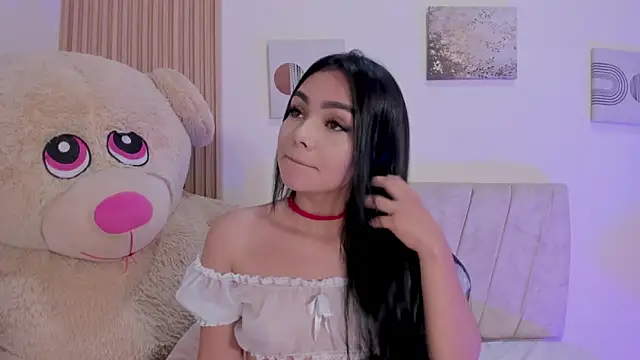 little emiily  online show from December 22, 2025, 4:07 pm