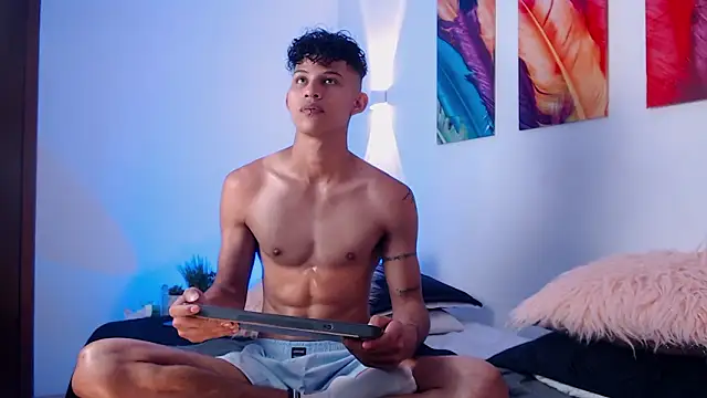 KamiSuarez online show from March 21, 2026, 6:34 pm