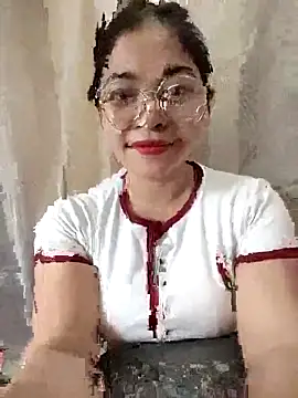 Snapshot of Bamboo-niee123 chatting on April 3, 2026, 9:27 am Bamboo-niee123 online show from April 3, 2026, 9:27 am