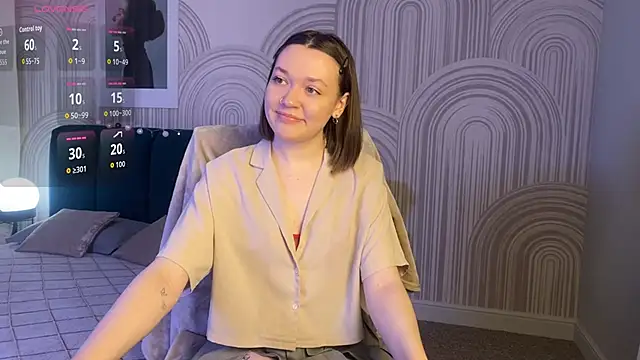 R I N A online show from November 28, 2025, 1:28 am