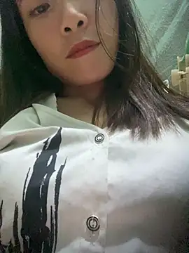 Elysia-007 online show from November 9, 2025, 1:04 pm