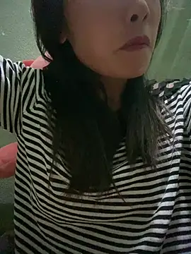 Snapshot of Elysia-007 chatting on April 3, 2026, 12:22 pm Elysia-007 online show from April 3, 2026, 12:22 pm