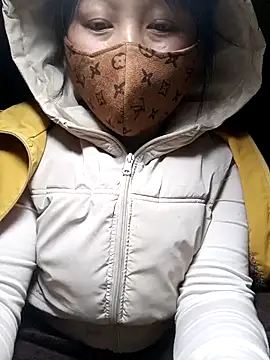 yoyo-mi online show from February 3, 2026, 2:53 am