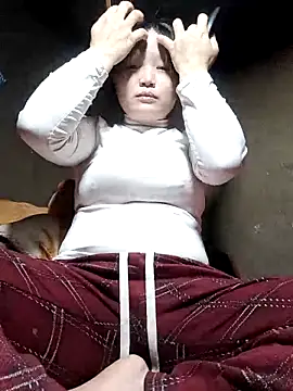 yoyo-mi online show from February 7, 2026, 1:19 pm