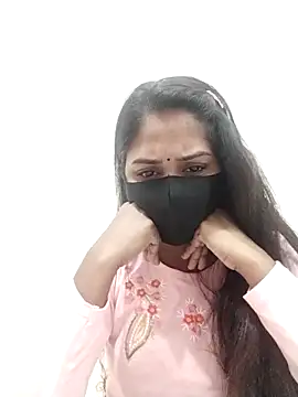 Green LaDY66 online show from November 25, 2025, 12:22 am