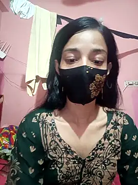 Green LaDY66 online show from May 15, 2026, 5:33 pm