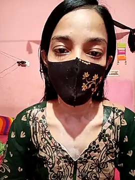 Green LaDY66 online show from May 12, 2026, 1:39 pm