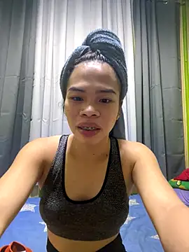 kierra fox online show from November 24, 2025, 9:31 am