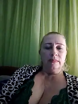 Esenia505 online show from November 3, 2025, 6:11 pm